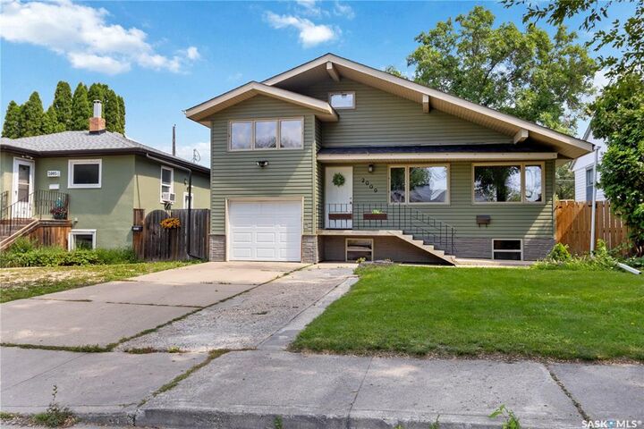 2009 William Avenue  Saskatoon SK S7J 1A4 photo