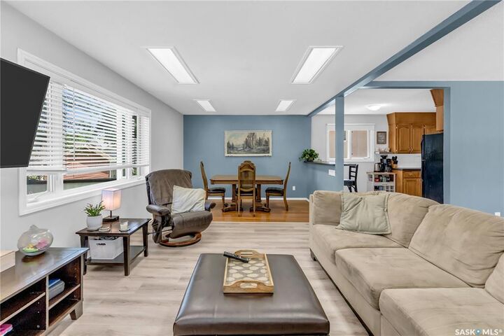 Property Photo:  5065 3rd Avenue N  SK S4R 5P4 