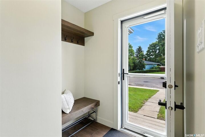 Property Photo:  385 Birch Crescent  SK S7N 2M6 