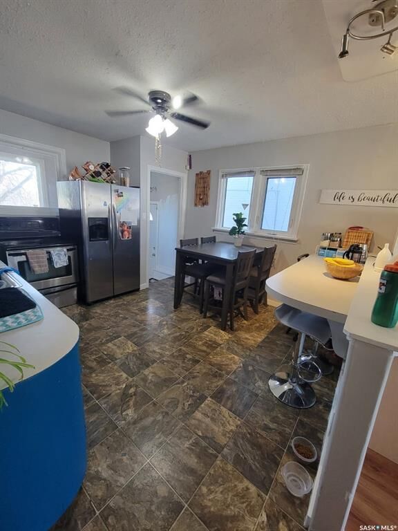 Property Photo: 513 10th Street E SK S6V 0Z7