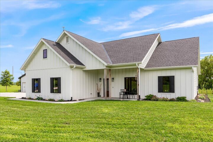 Property Photo: 2484 280th Street Street IA 51546