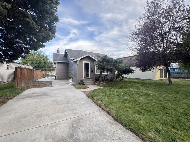 Property Photo:  937 N Carrington Avenue  WY 82834 