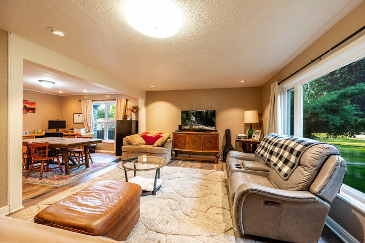 Property Photo:  937 N Carrington Avenue  WY 82834 