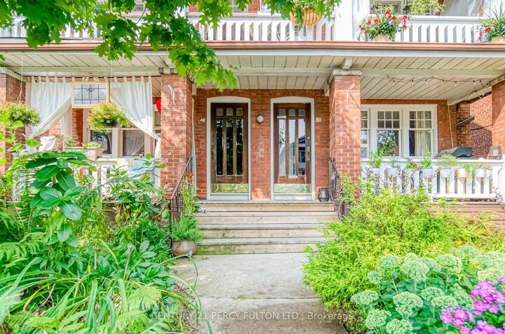 Photo de la propriété:  48-50 Scarboro Beach Boulevard  ON M4E 2X1