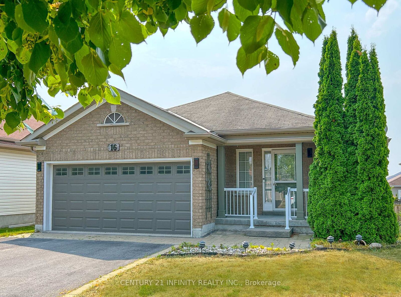 Property Photo: 16 Snell Court ON L1A 0A6