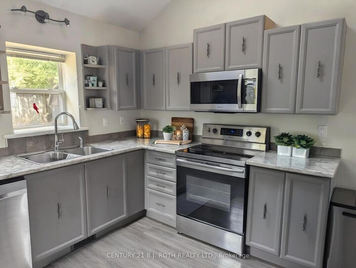 Property Photo:  304 Delia Street  ON L3V 6X1 