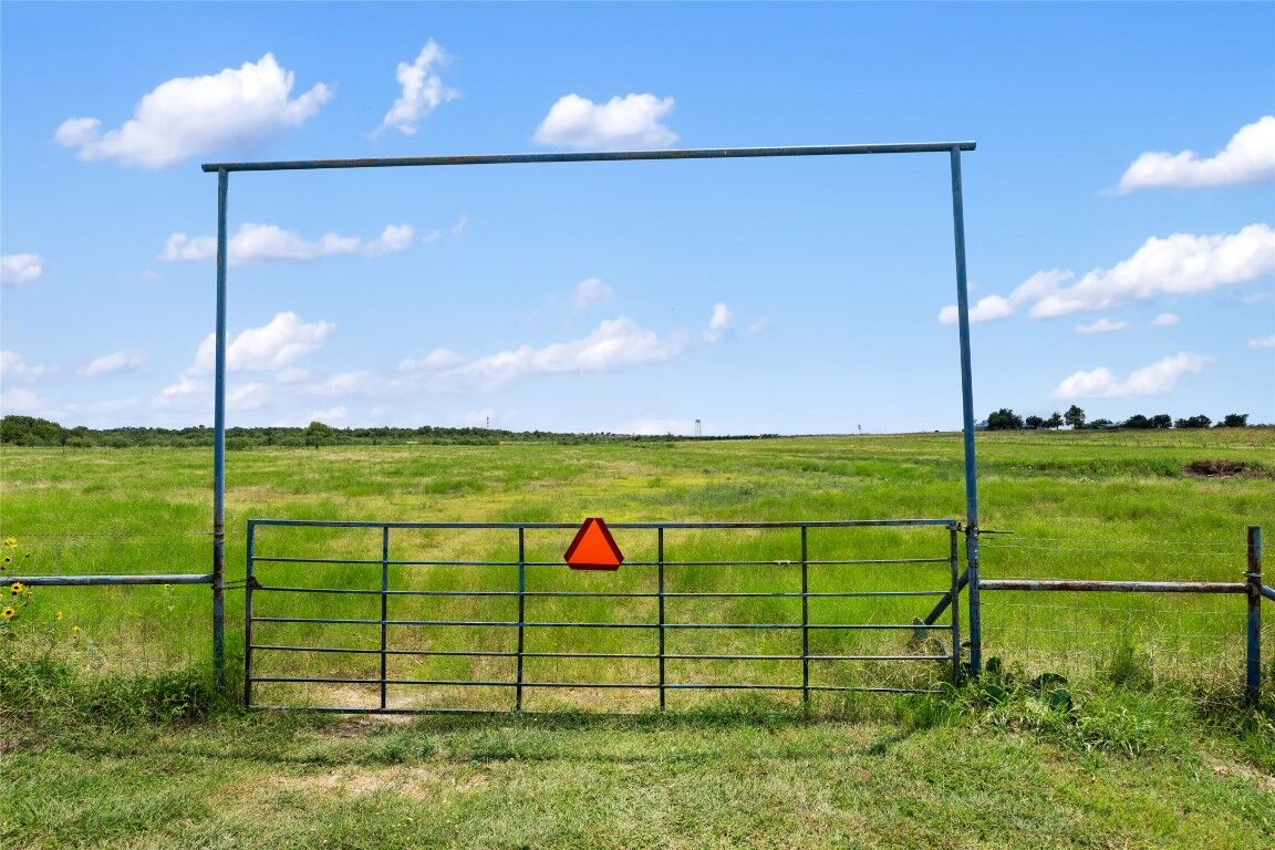 Property Photo: 1775 County Road 305 Road TX 76537