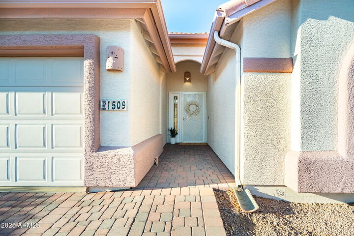 Property Photo: 1509 E Indian Wells Drive AZ 85249