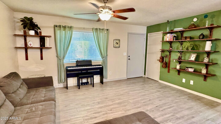 Property Photo:  645 E Mesquite Avenue  AZ 85119 