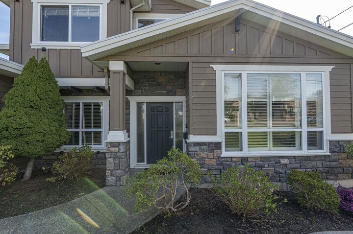 Property Photo: 1368 Kent Street BC V4B 4T7