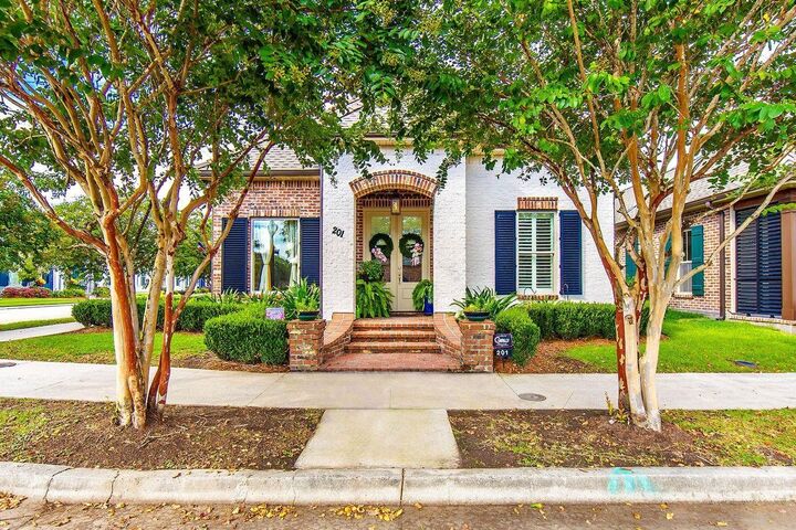 201 Rue Christe  Houma LA 70360 photo