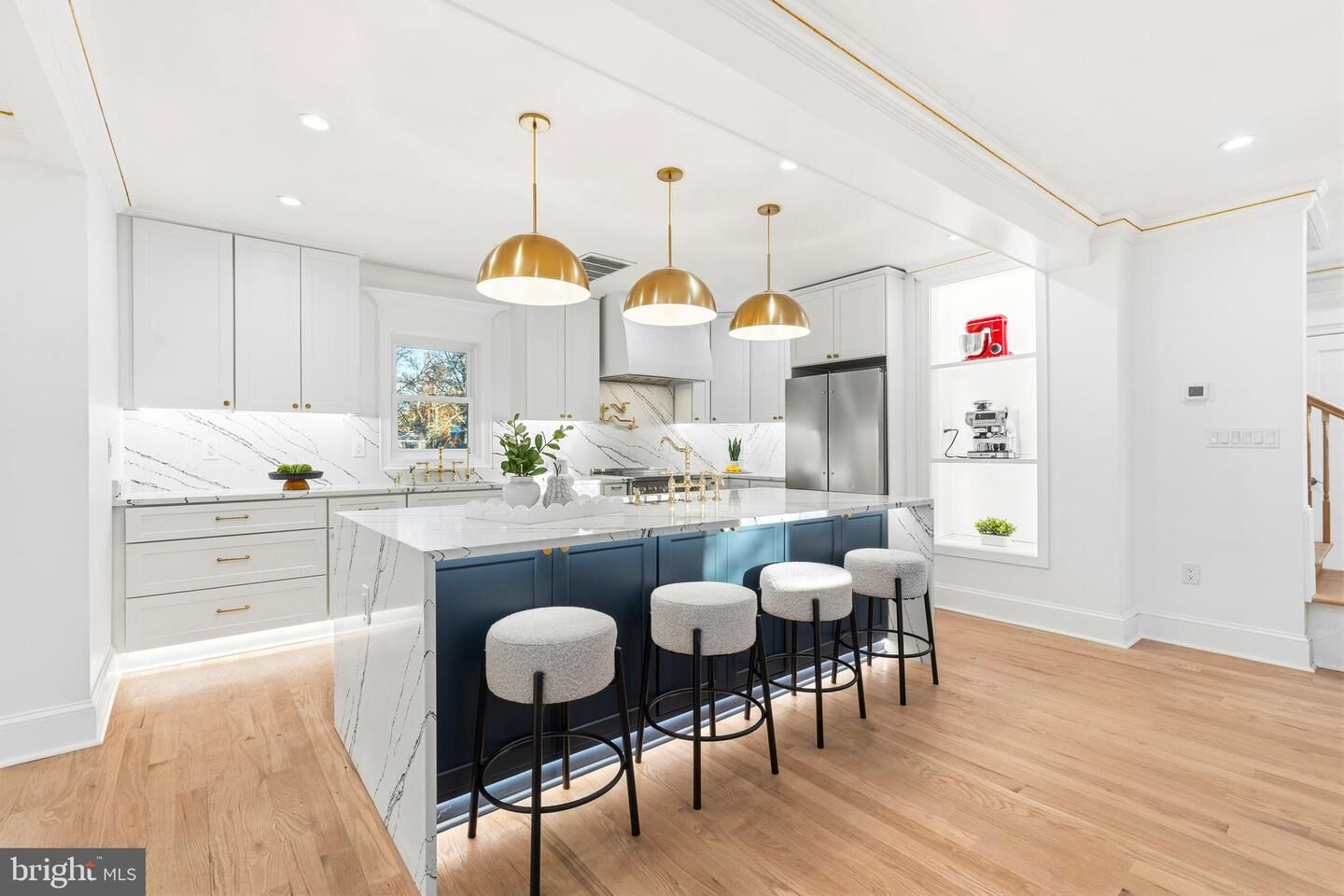 Property Photo: 6218 Suitland Road MD 20746