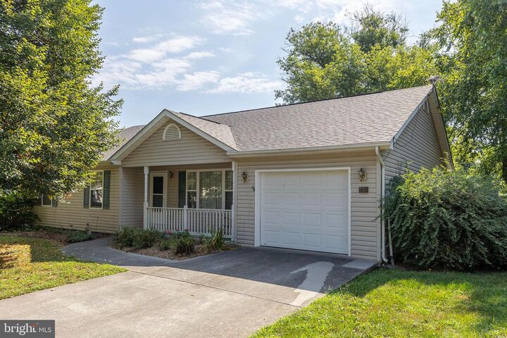423 Crescent Drive  Winchester VA 22601 photo