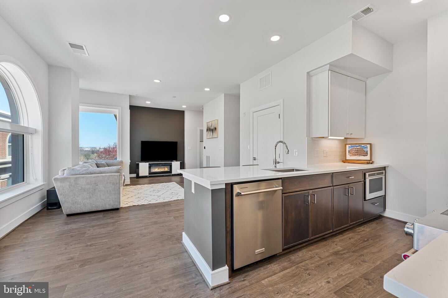 Property Photo:  635 Slaters Lane 405  VA 22314 