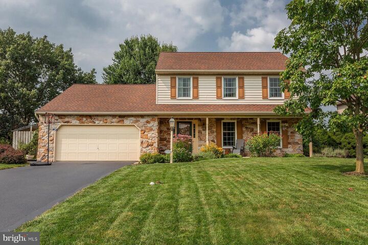 922 Pinetree Way  Lancaster PA 17601 photo