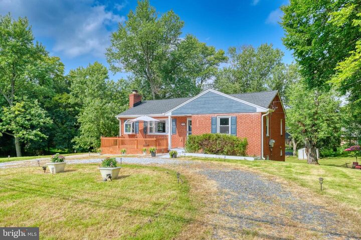 Property Photo: 6305 Middleton Lane MD 20748