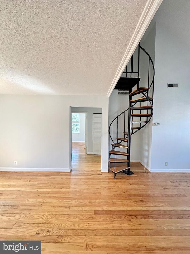 Property Photo: 2930 S Buchanan Street C2 VA 22206
