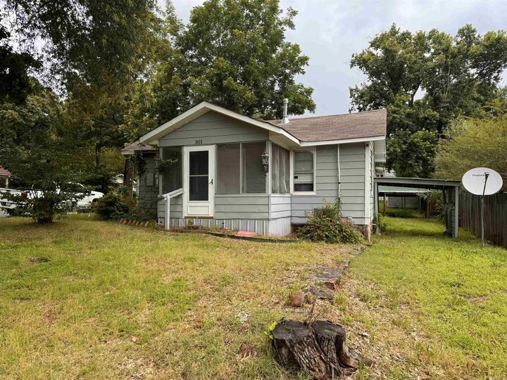 Property Photo:  301 E Church  AR 72127 