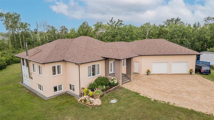 Property Photo:  40 Quarry Ridge  MB R0A 0W1 