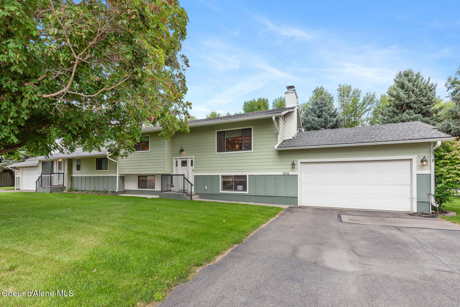 Property Photo:  9636 N Idaho Rd  ID 83854 