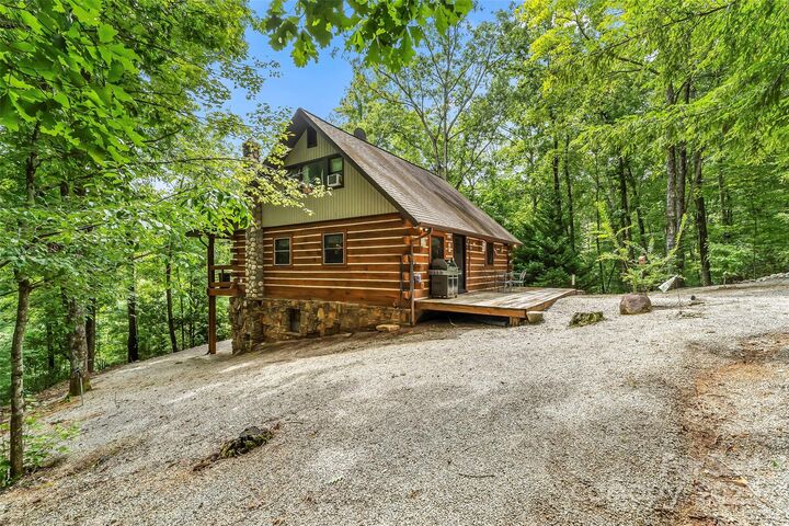 Property Photo:  653 Lakeview Drive N  NC 28752 