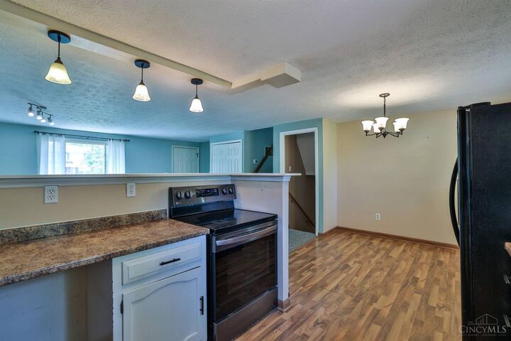 Property Photo:  1476 Baymeadows Drive  OH 45040 