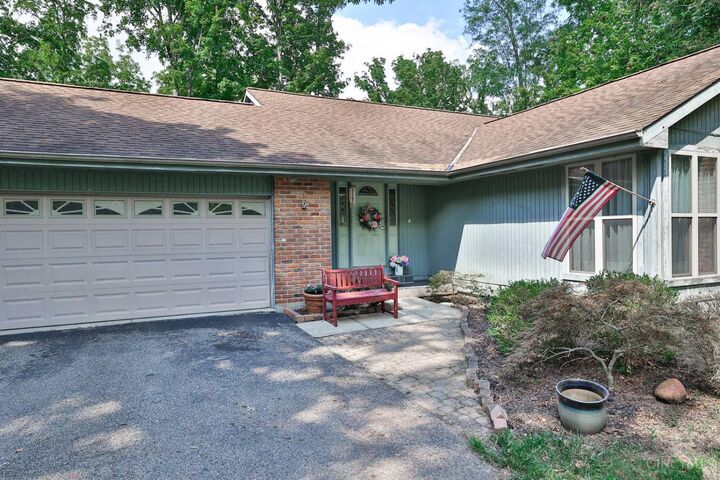 Property Photo: 984 Woodcreek Drive OH 45150