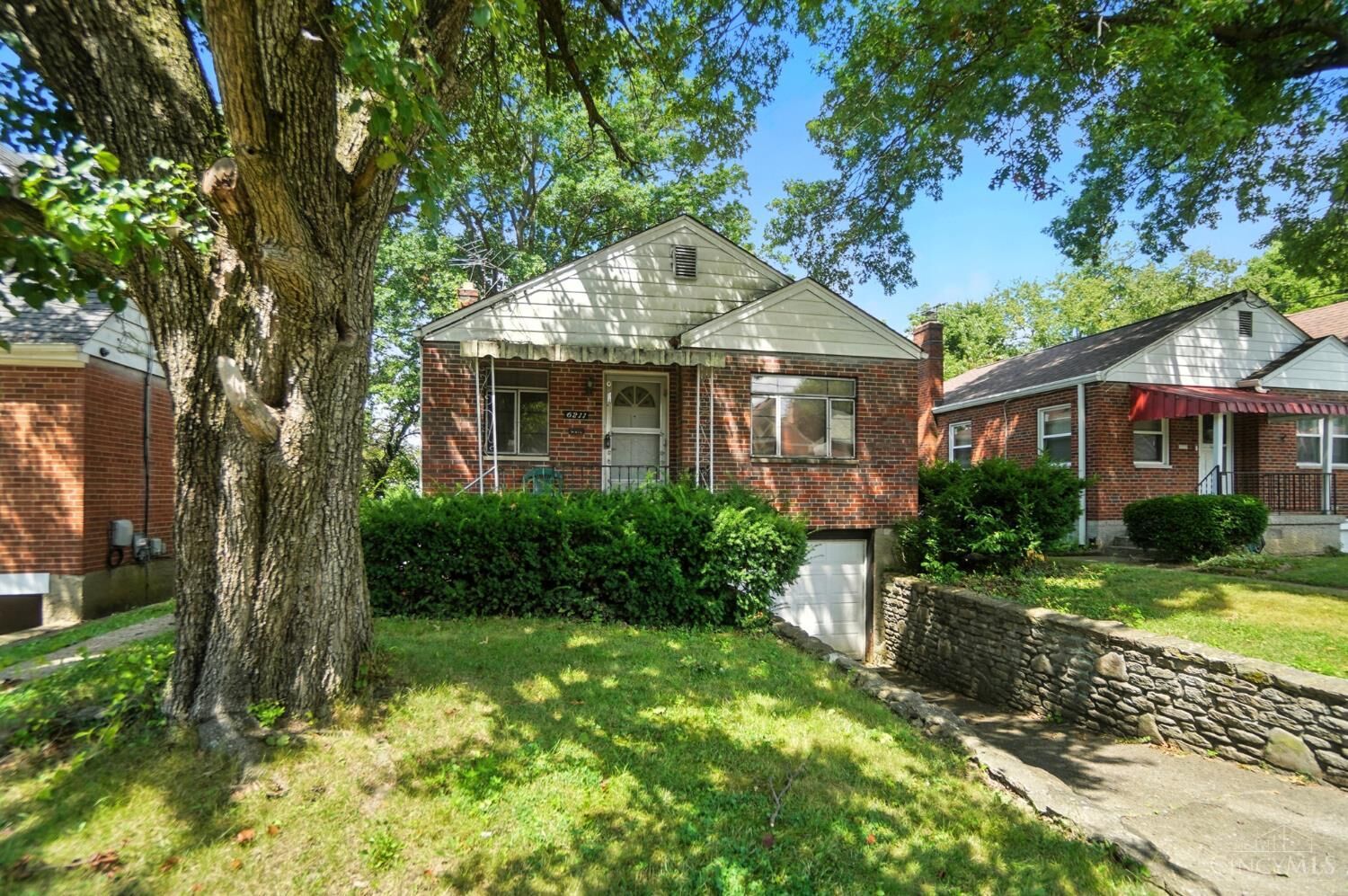 Property Photo: 6211 Mayflower Avenue OH 45237