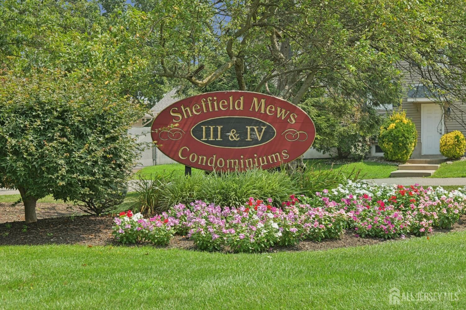 Property Photo:  8 Ashford Court 1208  NJ 08872 