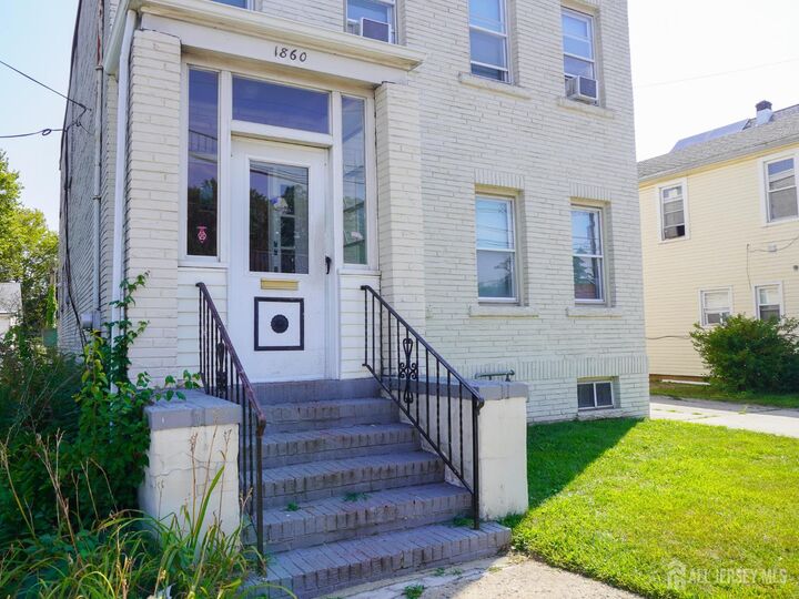 Property Photo:  1860 Woodbridge Avenue  NJ 08817 