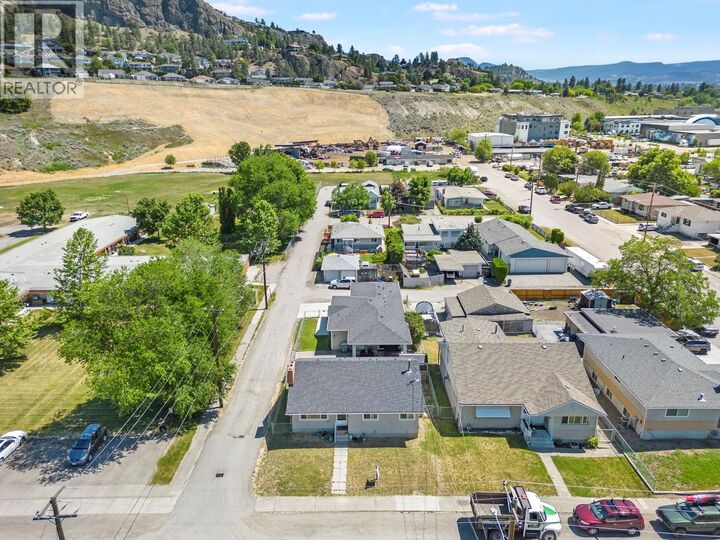 Property Photo: 875-877 Jones Street BC V1Y 2S6