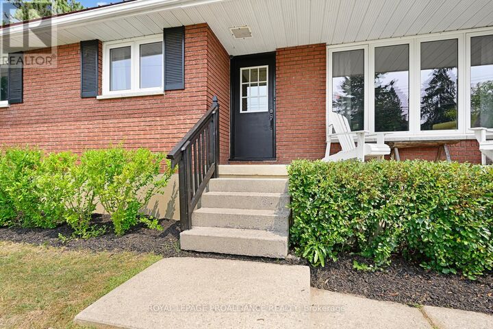 Property Photo: 41 Elizabeth Street ON K0E 1T1