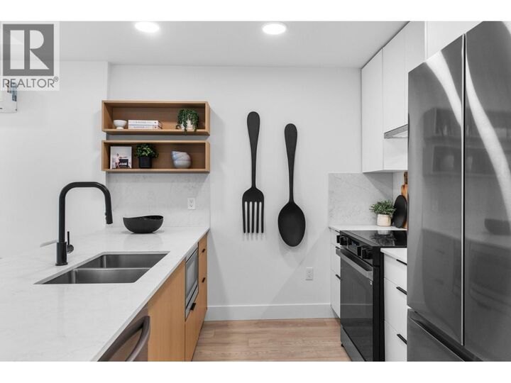 Property Photo:  620 Coronation Avenue 102  BC V1Y 7A1 