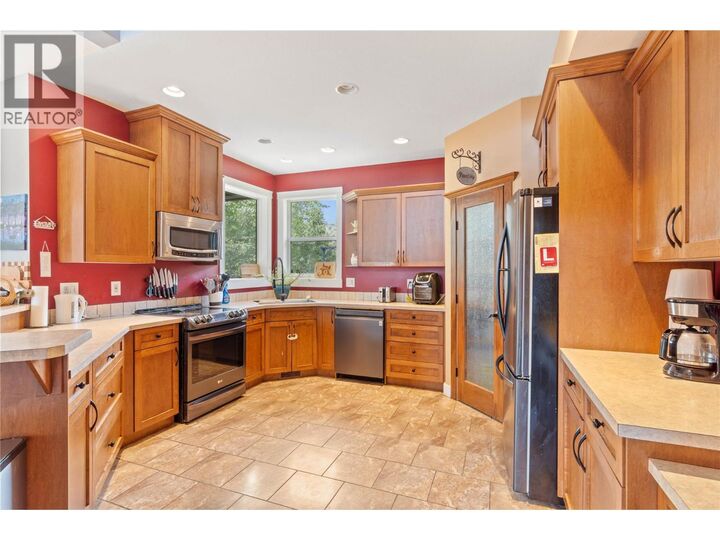 Property Photo:  955 Stagecoach Drive  BC V2B 0A6 