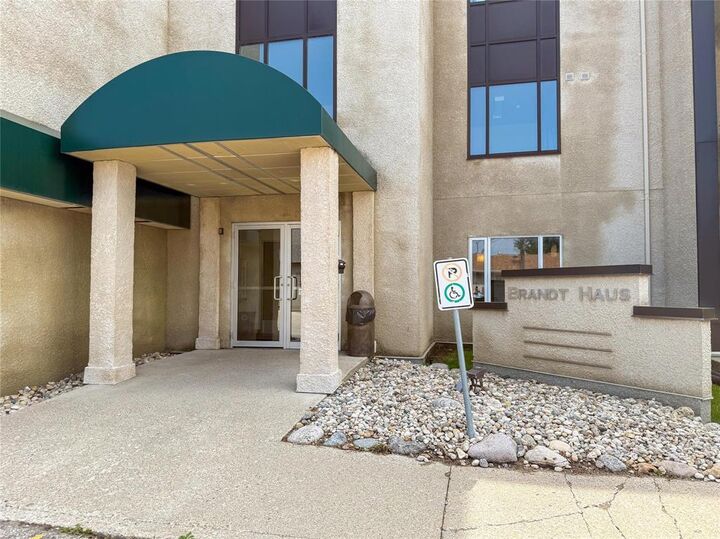 Property Photo:  98 Brandt Street  MB R5G 0V6 