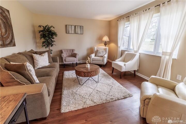 Property Photo:  1806 E Lytle 5 Points Road  OH 45458 