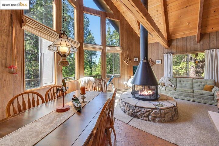 Property Photo: 28511 Georges Dr CA 95364