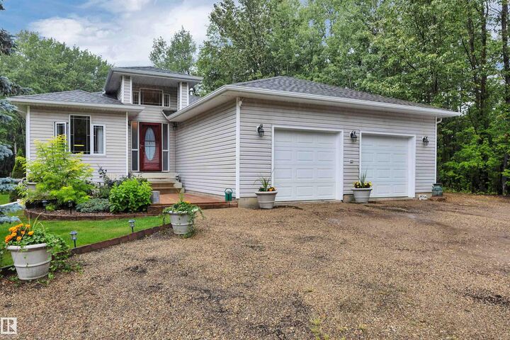 21 Westwood Lane  Rural Sturgeon County AB T5M 2T8 photo