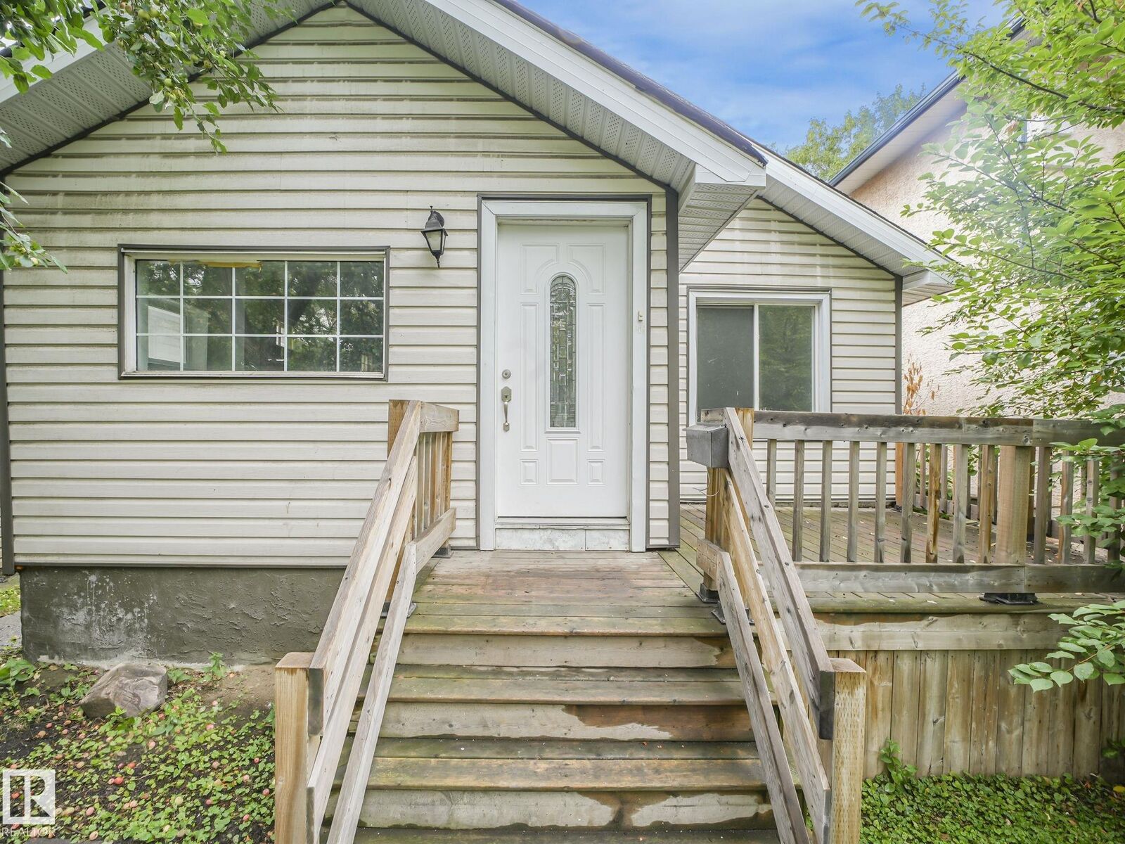 Property Photo:  11542 97 Street NW  AB T5G 1X8 