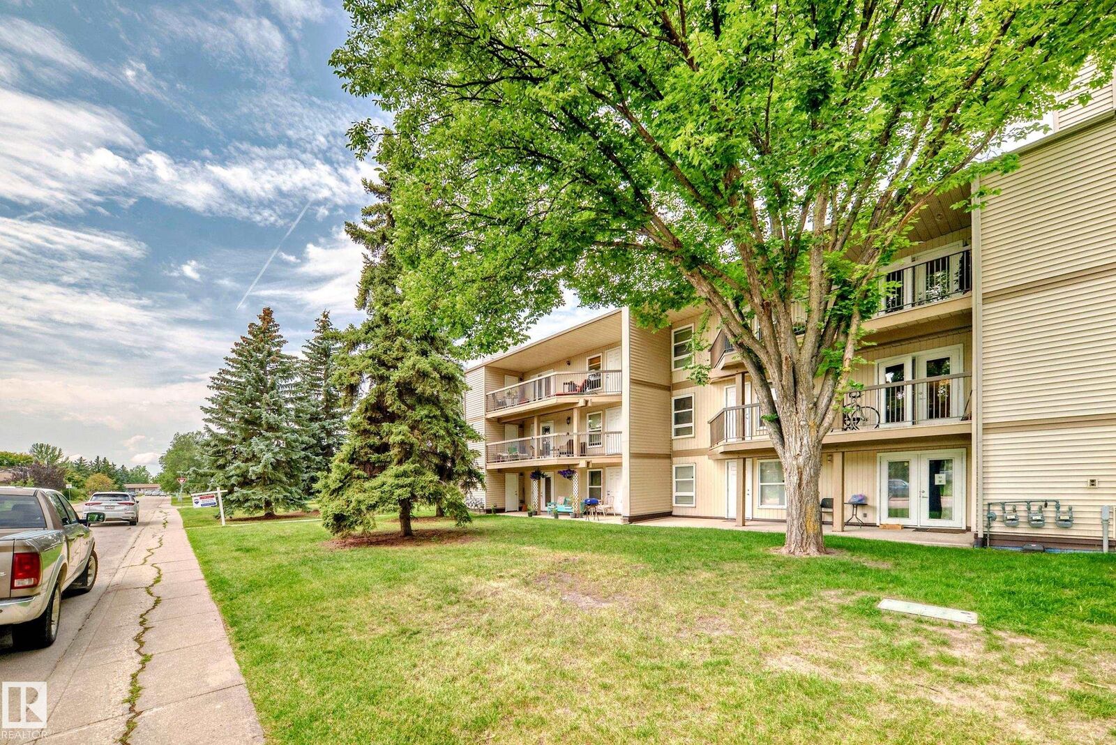 Property Photo:  2908 105A Street NW 202  AB T6J 4J4 