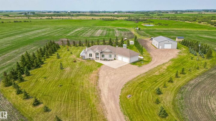 55116 Rge Rd  234  Rural Sturgeon County AB T8T 2A7 photo