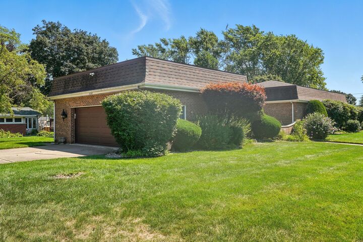 Property Photo: 5749 Ellsworth Court IN 46410