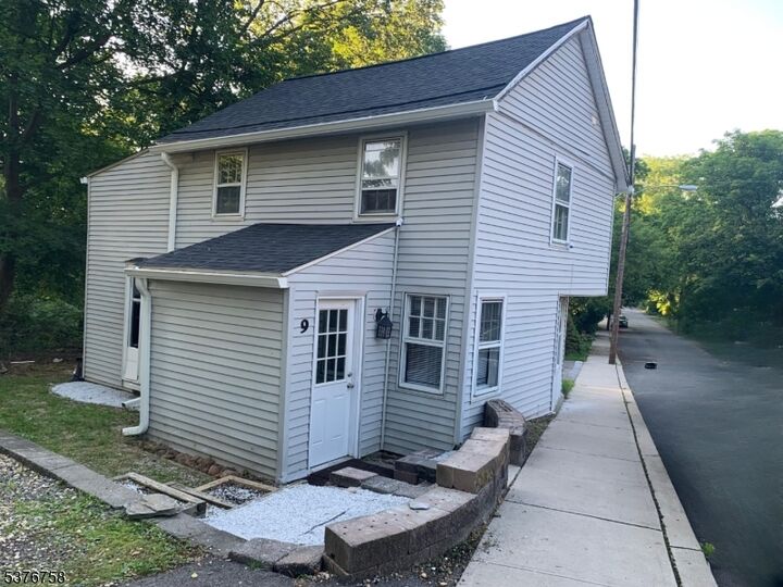 9 Bowlby St  Hampton Boro NJ 08827 photo
