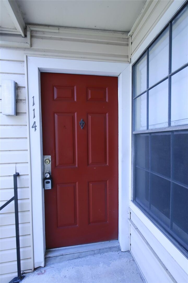 Property Photo:  2750 Holly Hall Street 114  TX 77054 