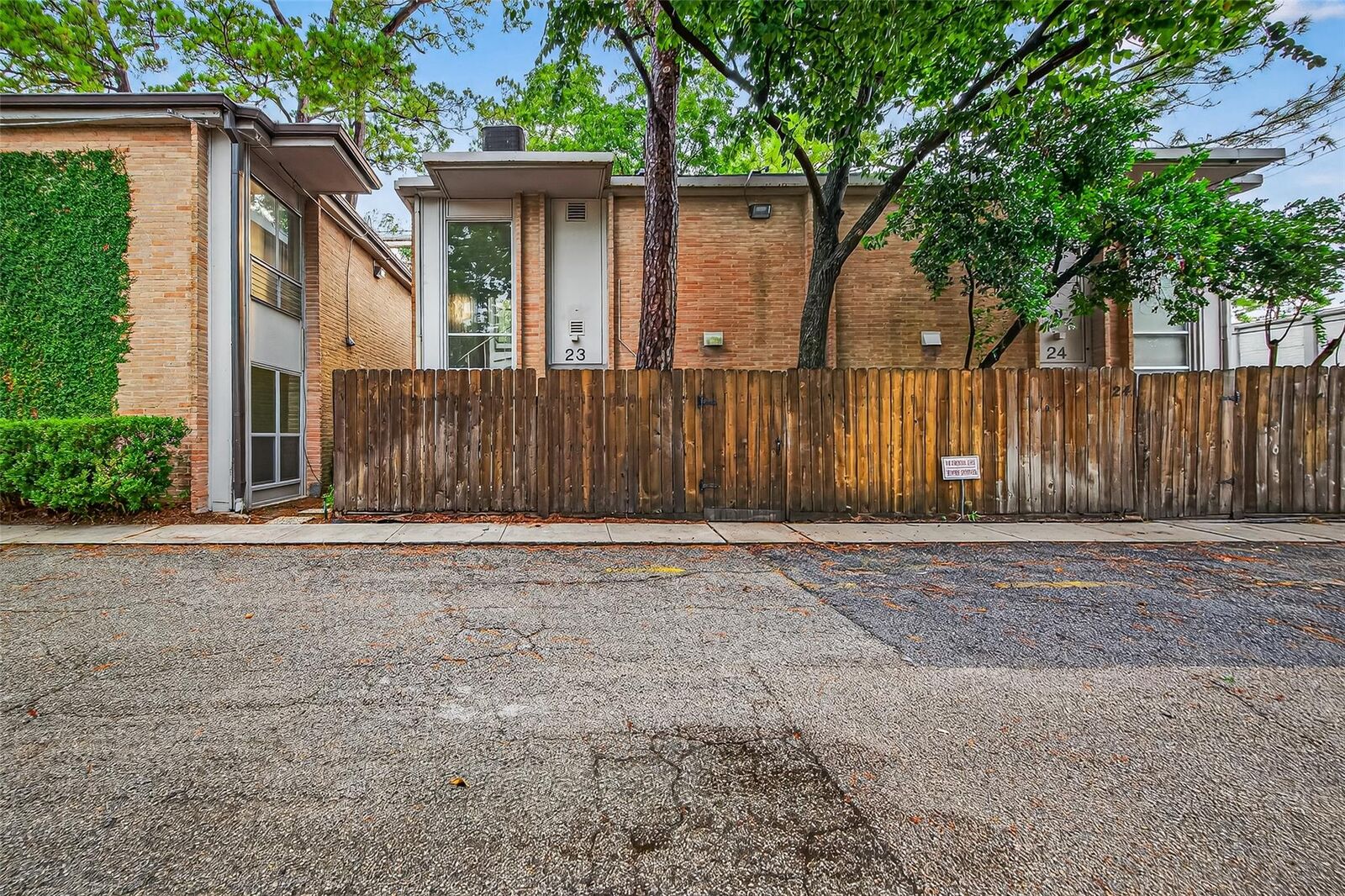 Property Photo:  8211 Katy Freeway 23  TX 77024 