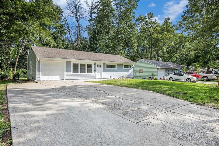 Property Photo:  7123 E 111th Terrace  MO 64134 