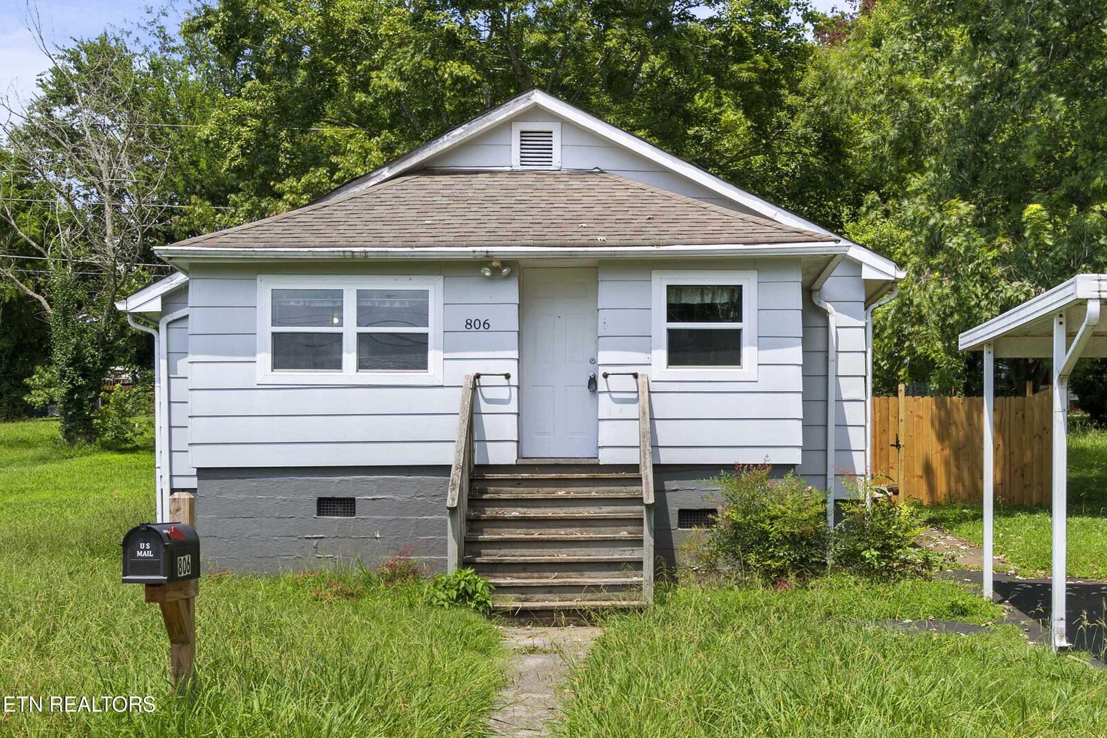 Property Photo: 806 Commerce St TN 37774
