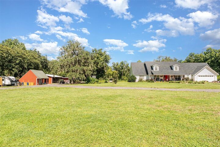 Property Photo: 204 S Orange Avenue FL 33841