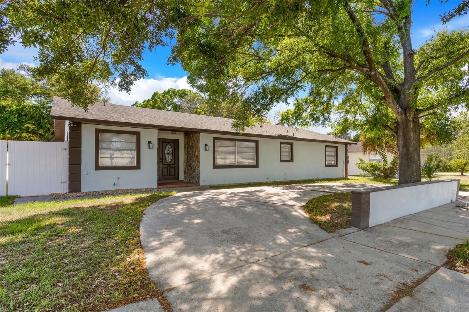 Property Photo:  4420 W Carmen Street  FL 33609 