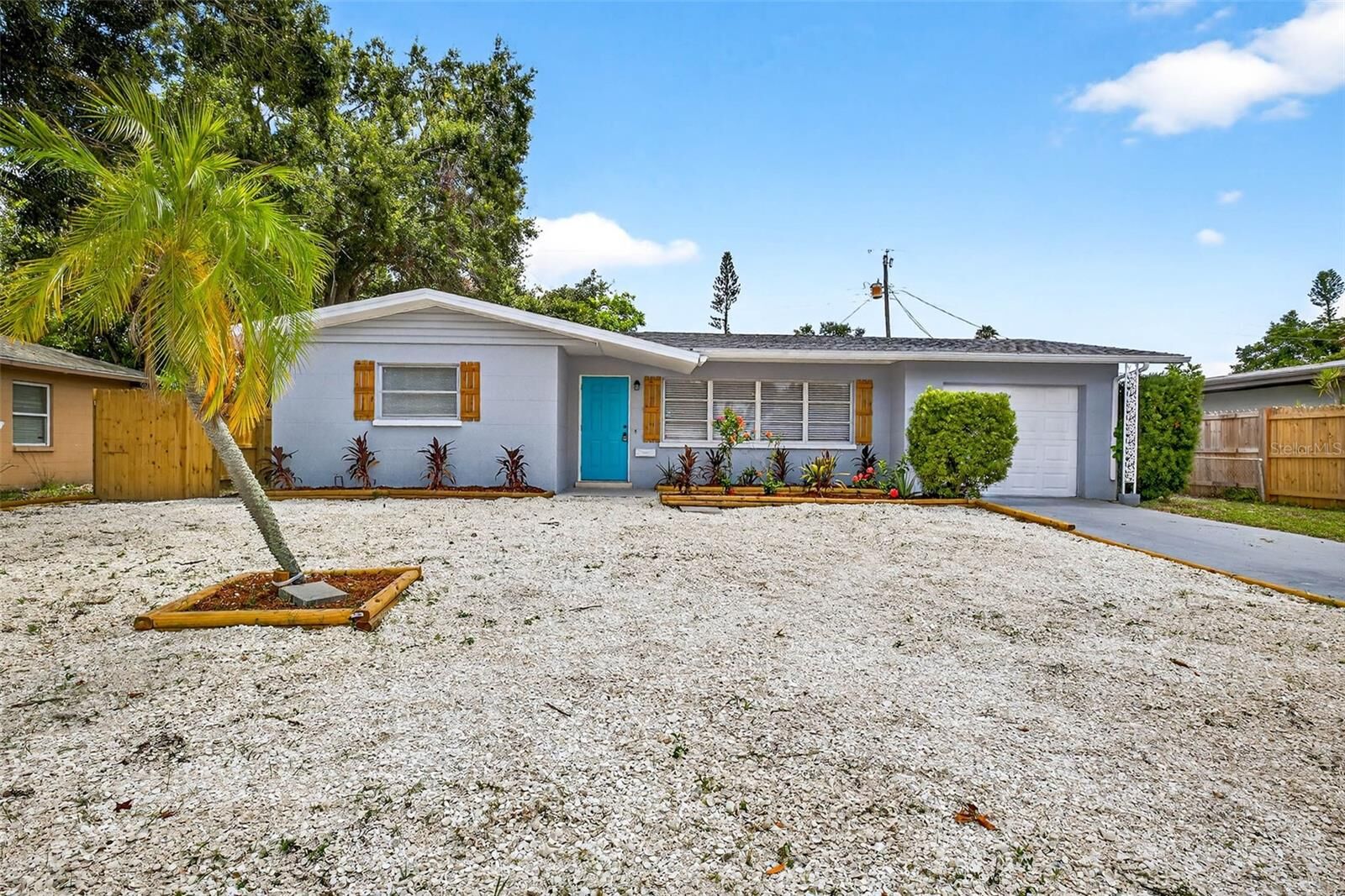 Property Photo: 1816 Bayshore Gardens Parkway FL 34207
